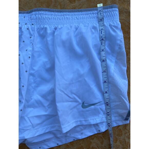 Nike Dry Fit Star Printed Shorts: Size L - Picture 3 of 7